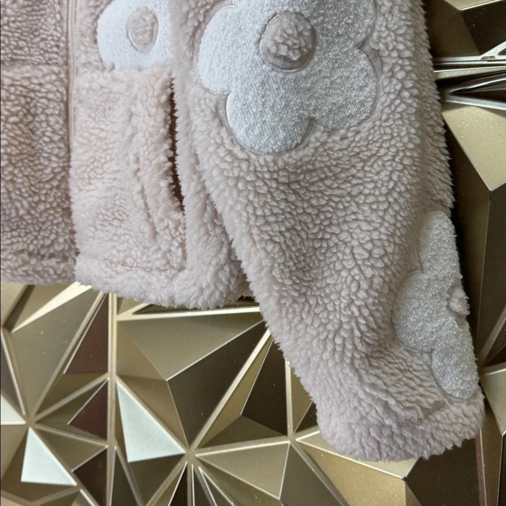 Mark Edwards Studio Cozy Cream Floral Teddy Sherpa Jacket - Picture 4 of 10